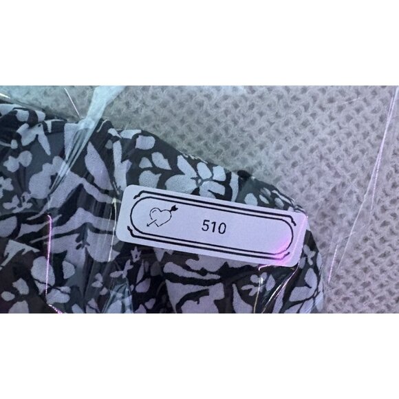 Womens Floral Ruffle Blouse XS Black White Smocked Peplum Top NWT- Universal Thr - Picture 12 of 12